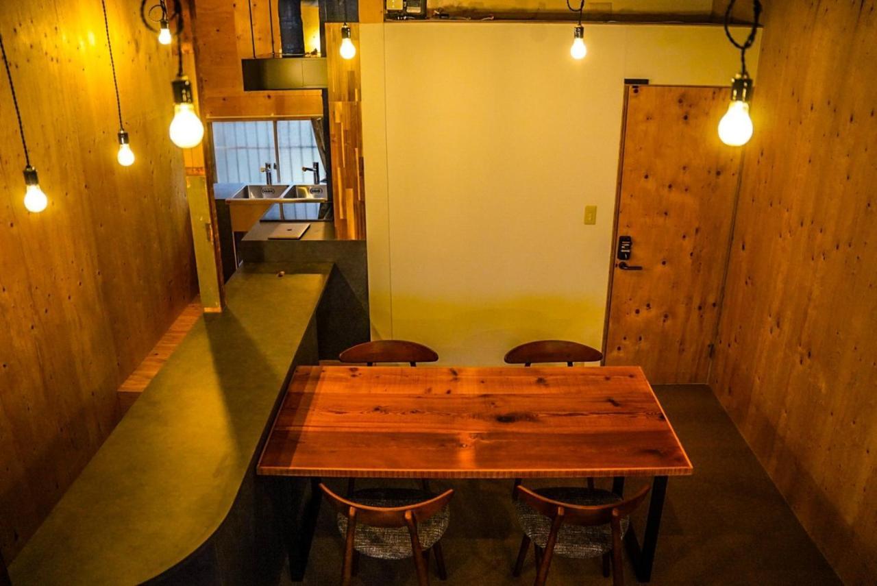 まちの別邸 緝 Shu Hostel โคจิ ภายนอก รูปภาพ